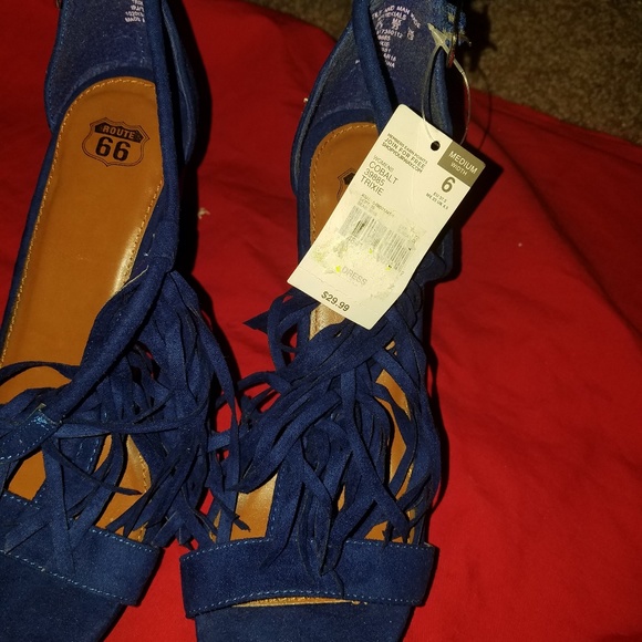 Shoes - Picture 3 of 4